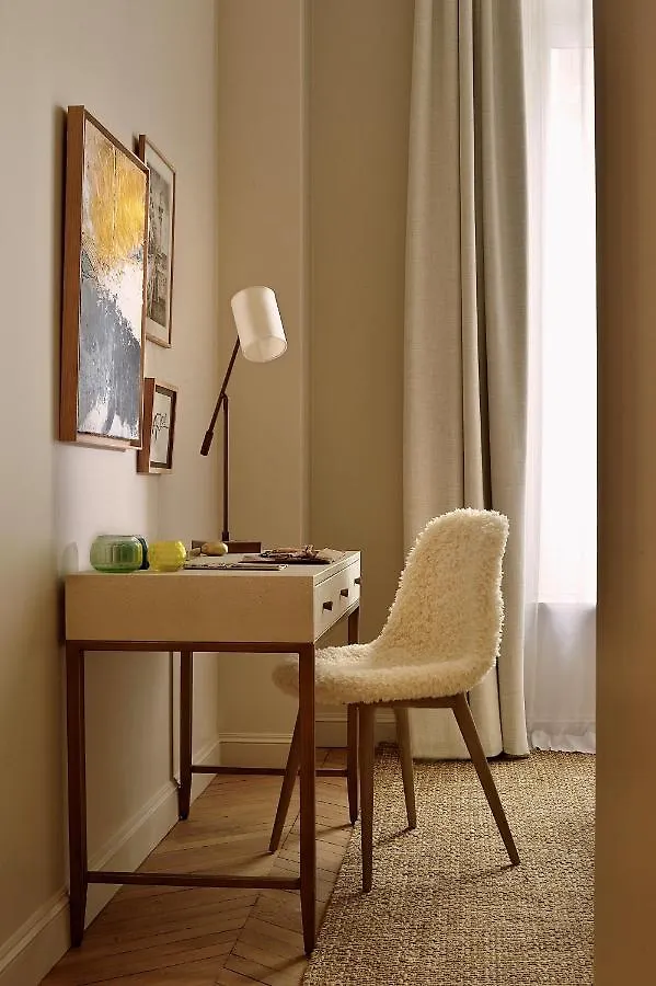 Aparthotel Black Door